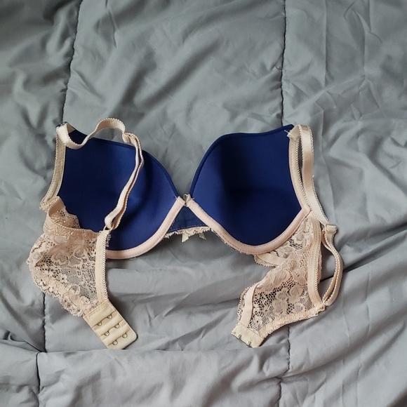 Victoria's Secret Bra - Picture 2 of 4